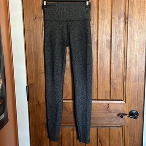 Women’s Lululemon Wunder Under Pant 28” length black and dark grey Herringbone
